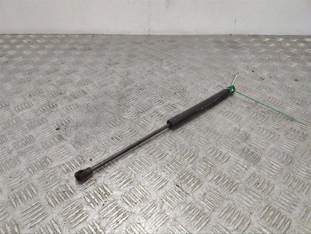 Амортизатор капота