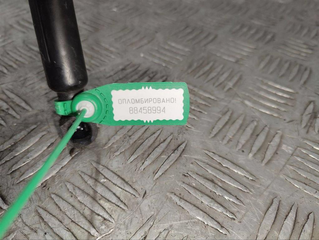 Амортизатор капота