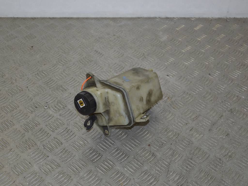 Бачок гидроусилителя