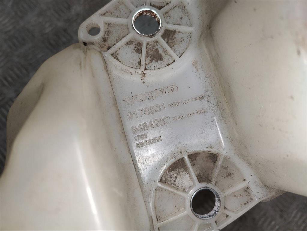 Бачок омывателя