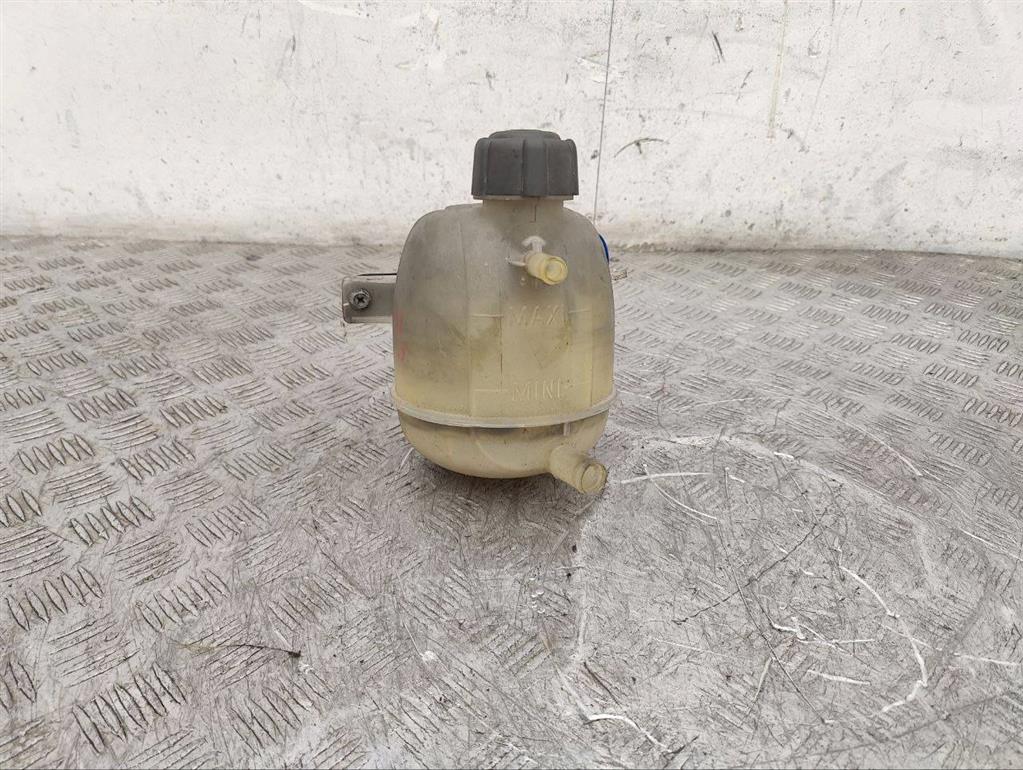 Бачок расширительный