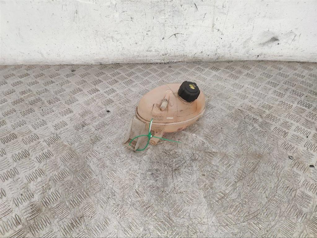 Бачок расширительный