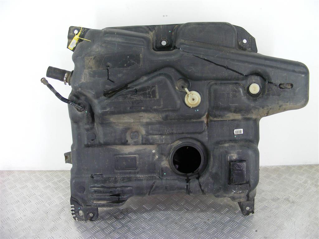 Бак топливный