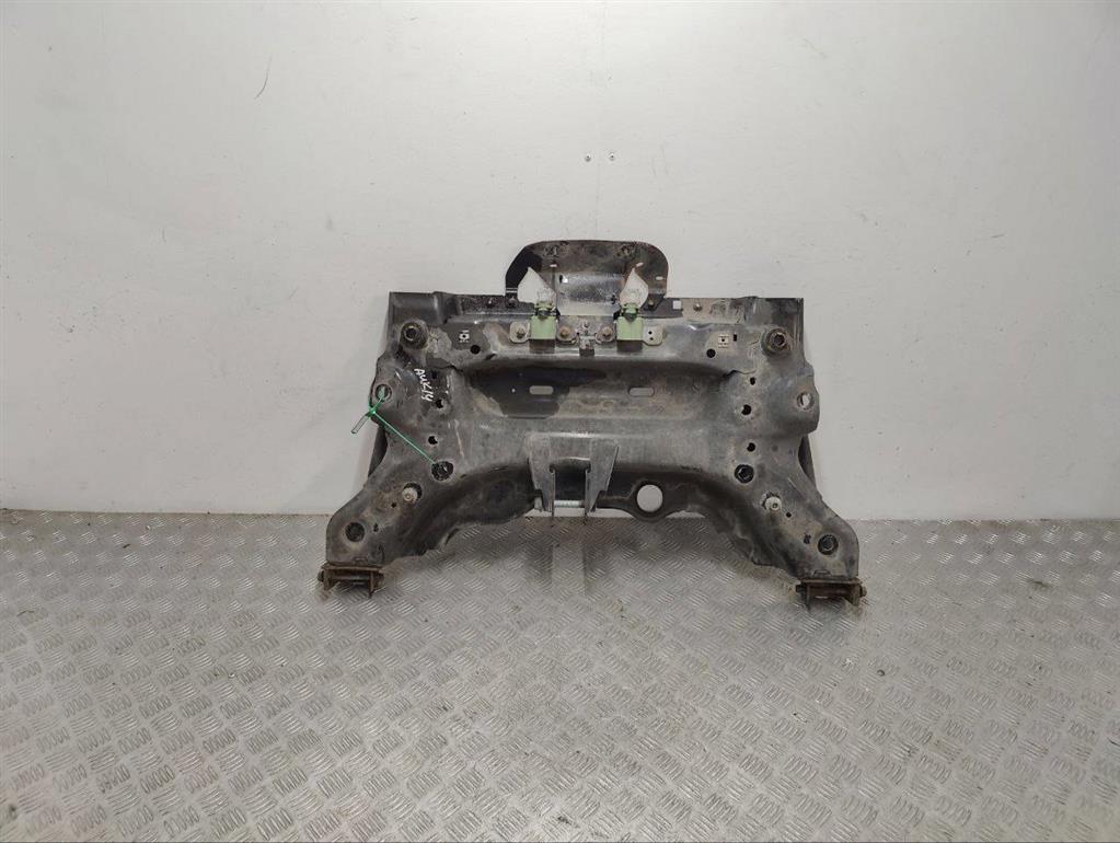 Балка подвески передняя (подрамник)