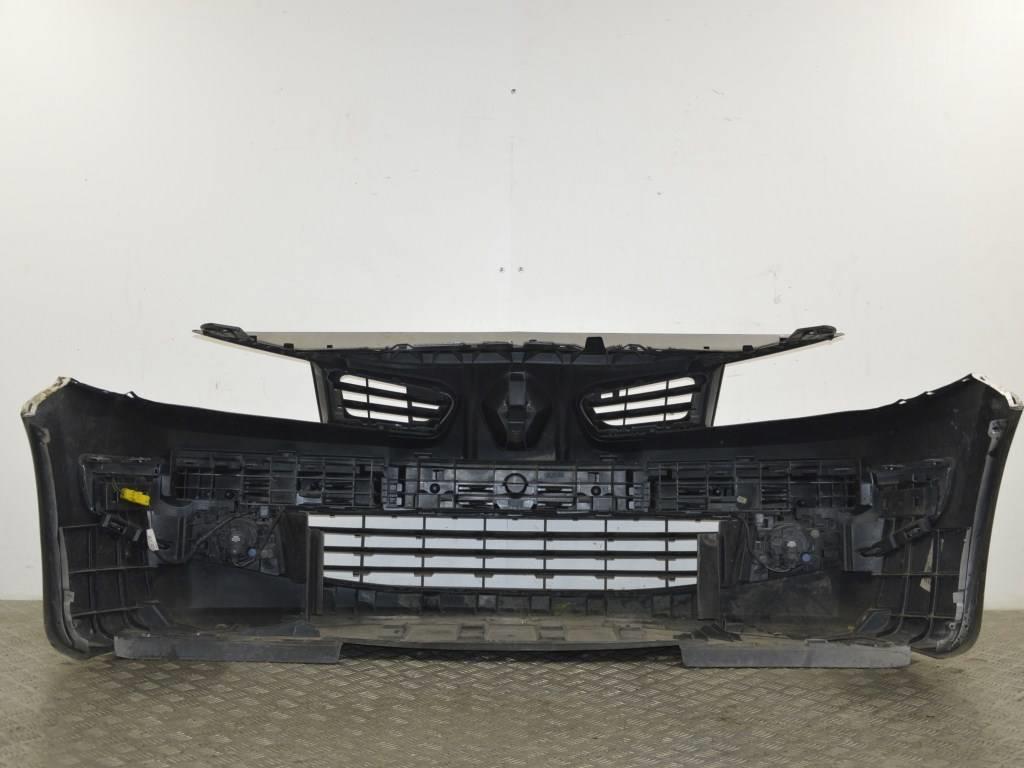 Бампер передний Renault Megane 2 (2002-2008)