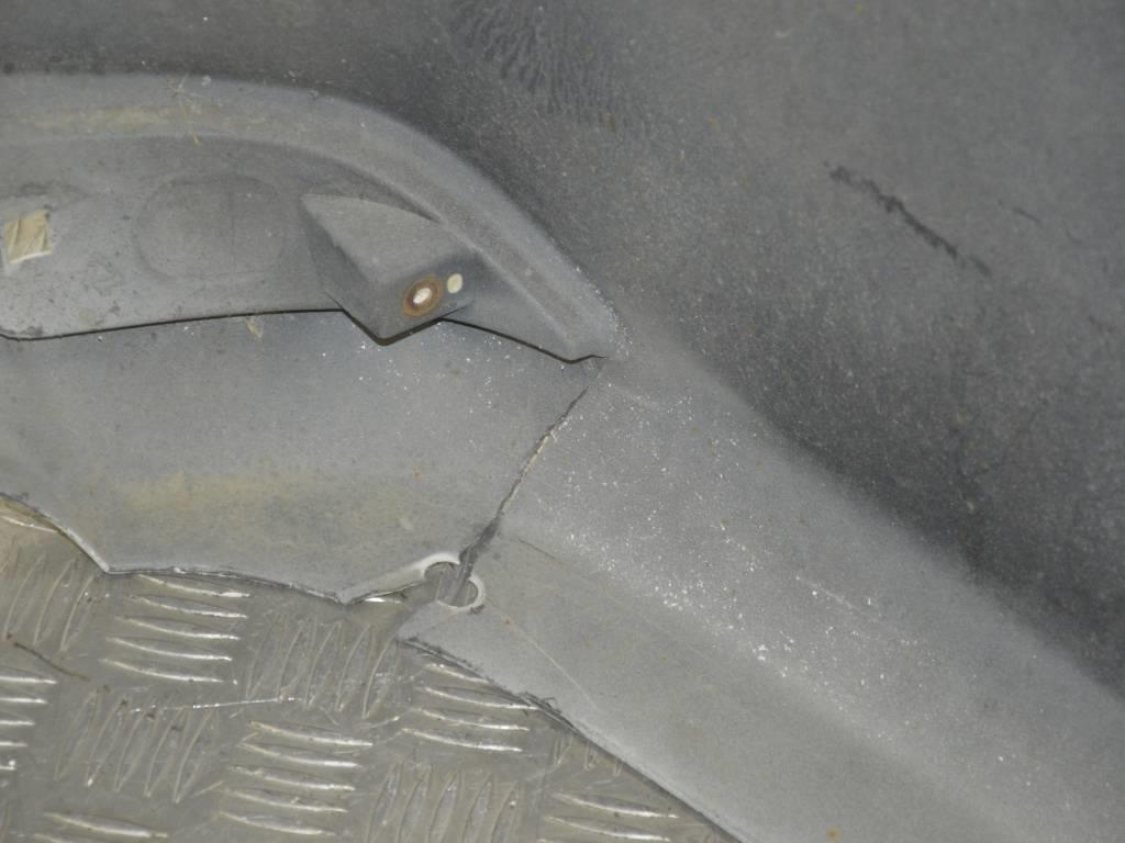 Бампер задний