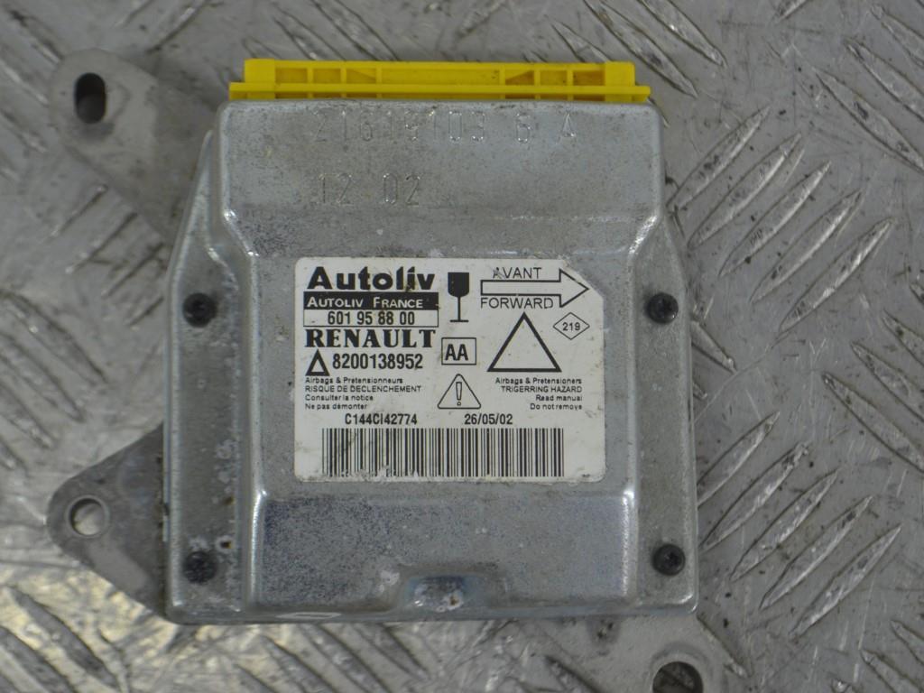 Блок AirBag Renault Laguna 2 (2001-2007) 8200138952