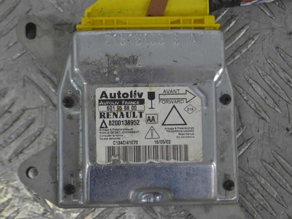 Блок AirBag Renault Laguna 2 (2001-2007) 8200138952