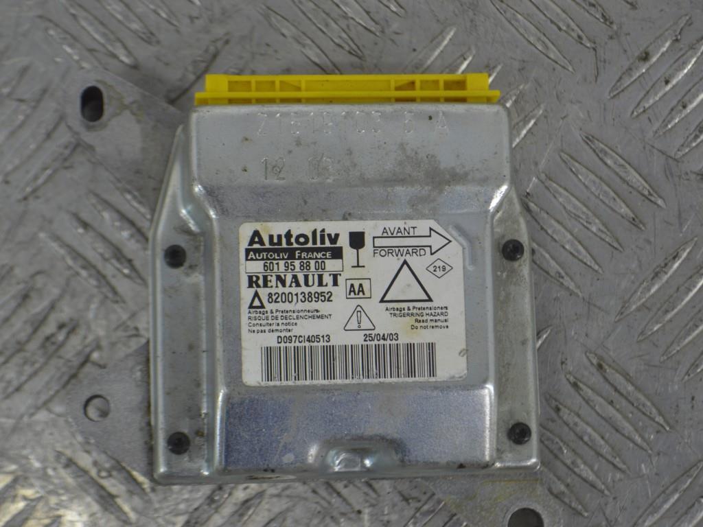 Блок AirBag Renault Laguna 2 (2001-2007) 8200138952
