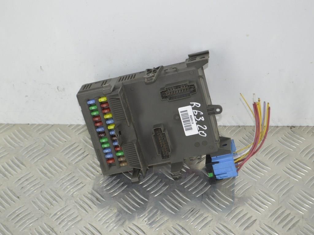 Блок предохранителей Renault Laguna 2 (2001-2007) 8200004201E, 8200283816