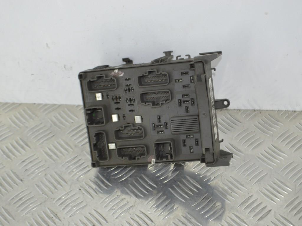 Блок предохранителей Renault Laguna 2 (2001-2007) 8200148810A, 8200004201E