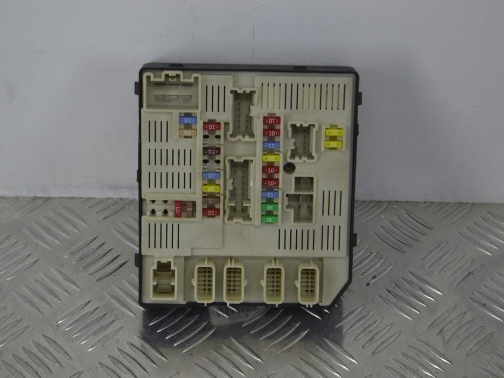 Блок предохранителей Renault Laguna 3 (2007-2015) 284B66052R