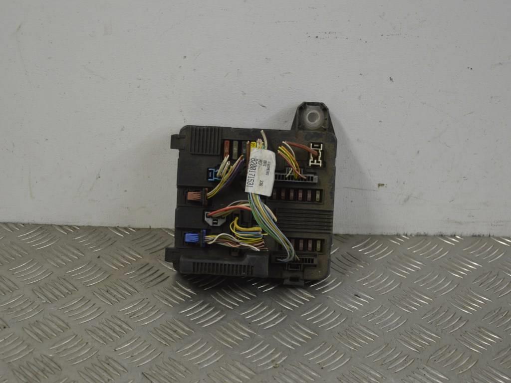 Блок предохранителей Renault Megane 2 (2002-2008) 8200306033