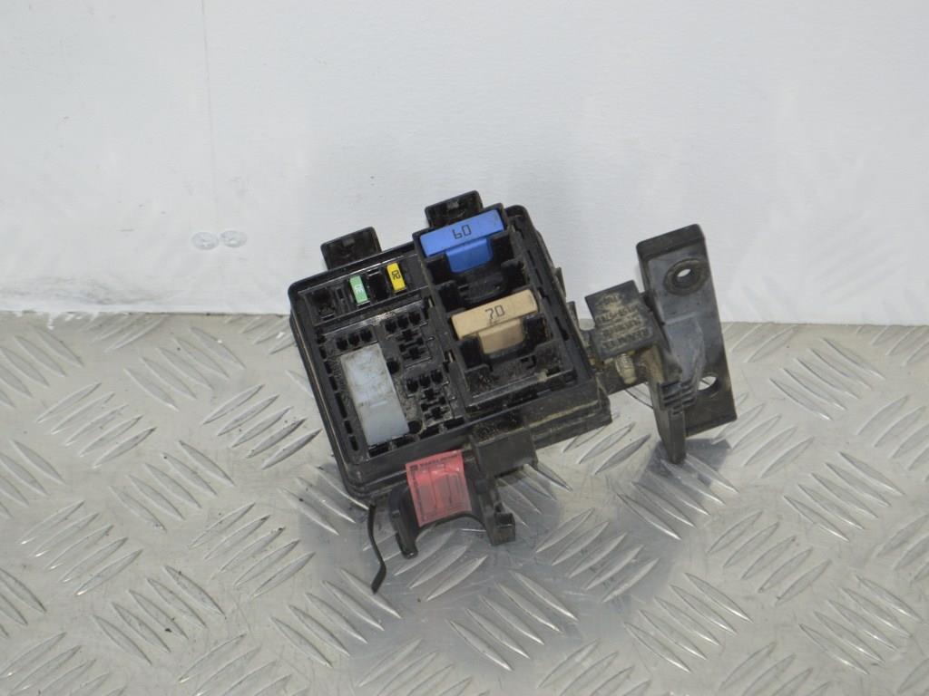 Блок предохранителей Renault Megane 3 (2008-2019) 243510001R