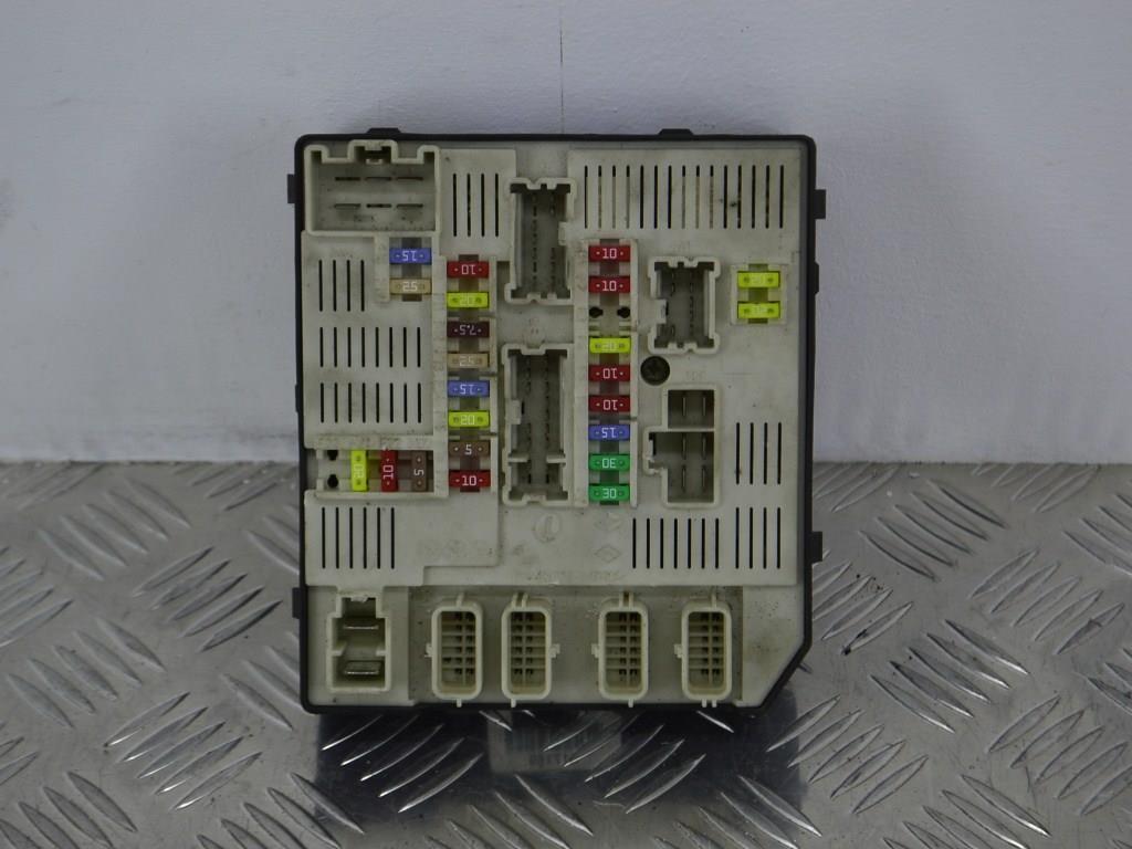 Блок предохранителей Renault Megane 3 (2008-2019) 284B61871R