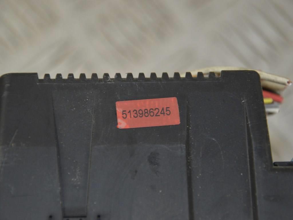 Блок предохранителей Renault Scenic 2 (2003-2009) 8200306031