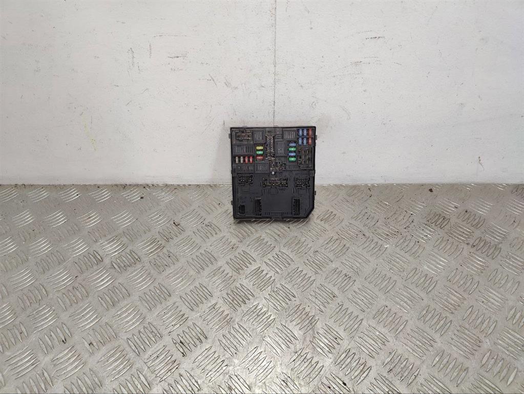 Блок предохранителей