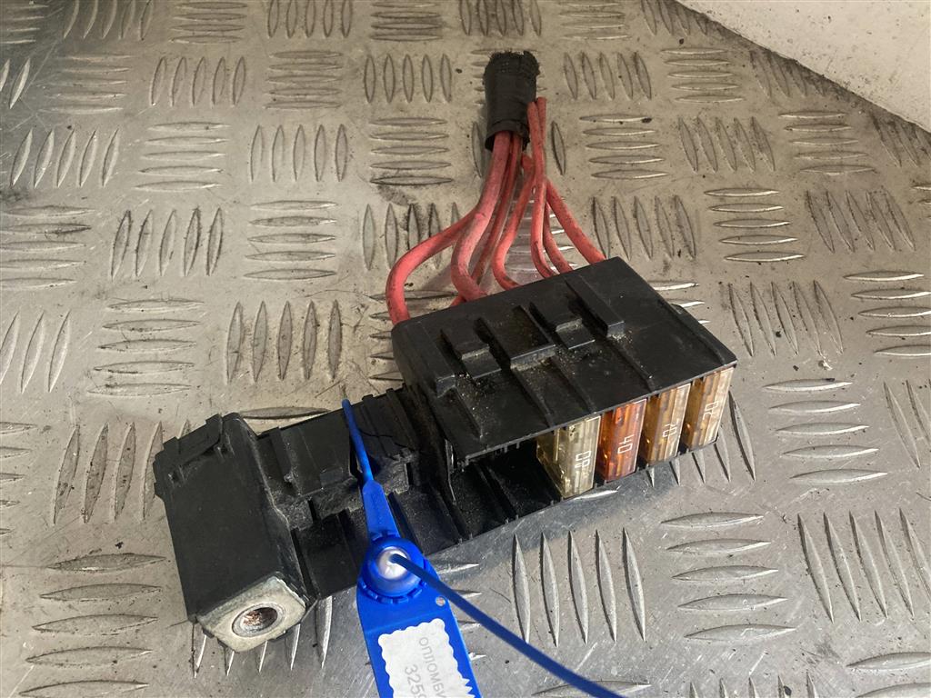 Блок предохранителей