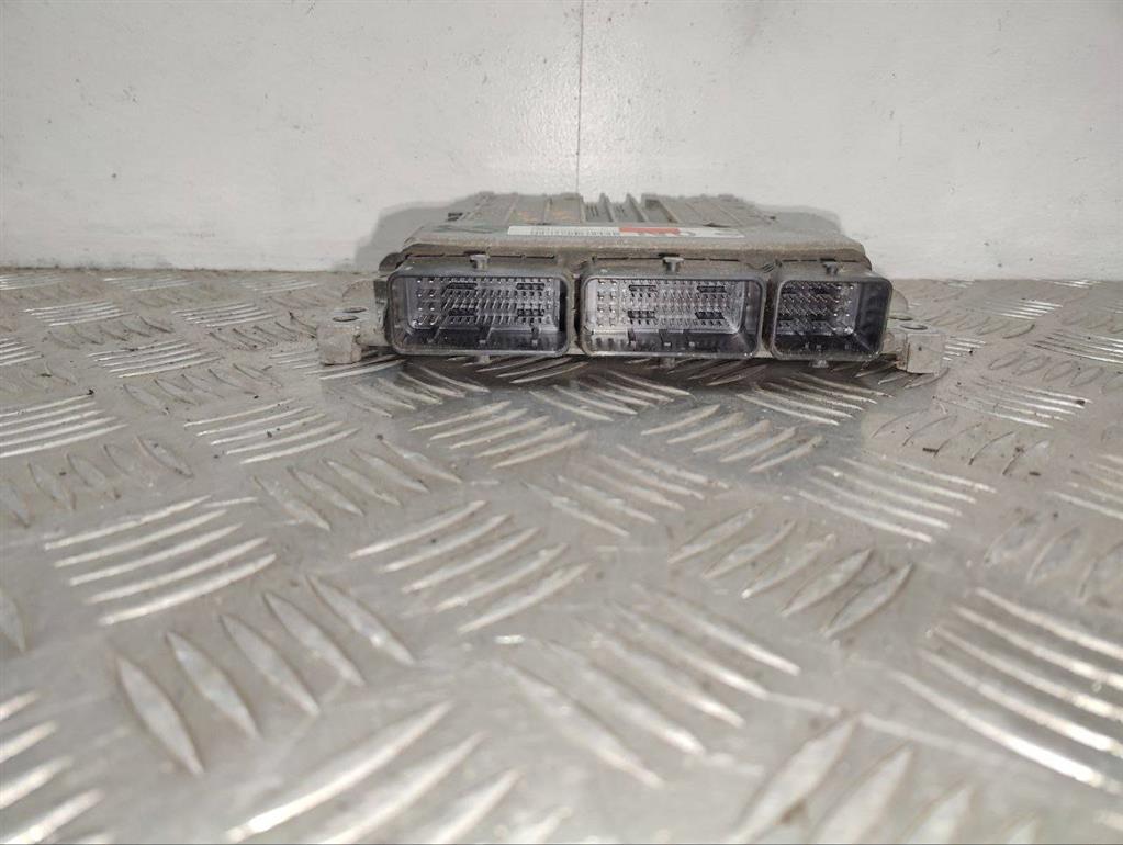 Блок управления двигателем