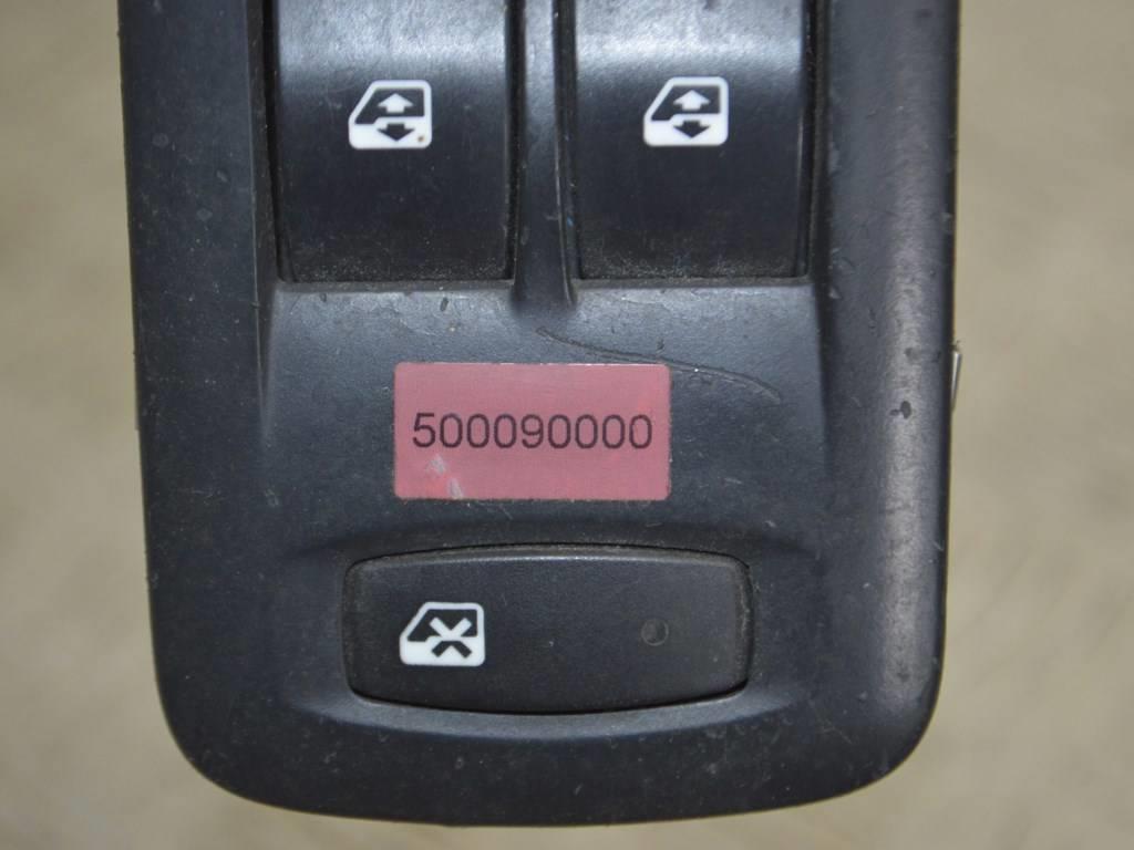 Блок управления стеклоподъемниками Renault Laguna 2 (2001-2007) 8200397297