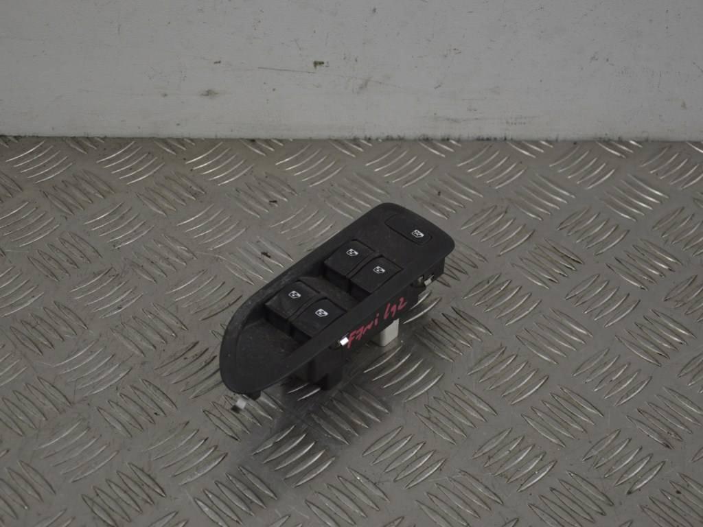 Блок управления стеклоподъемниками Renault Laguna 2 (2001-2007) 8200397299