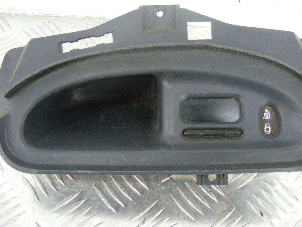 Часы Renault Megane 1 (1996-2002) 7700421037