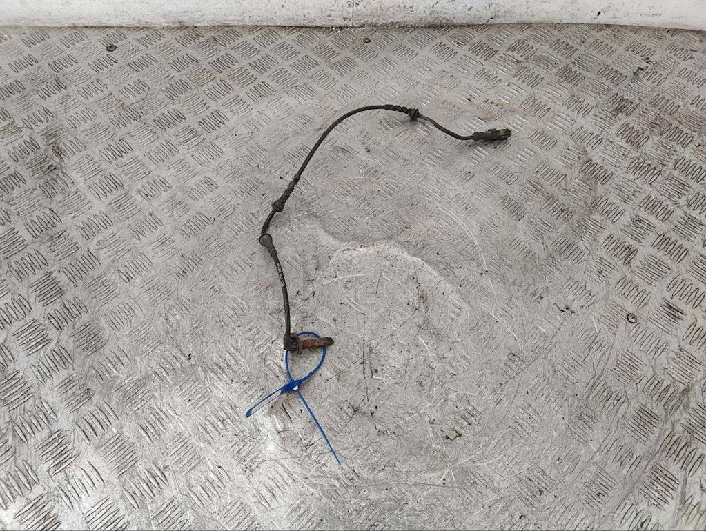 Датчик ABS передний