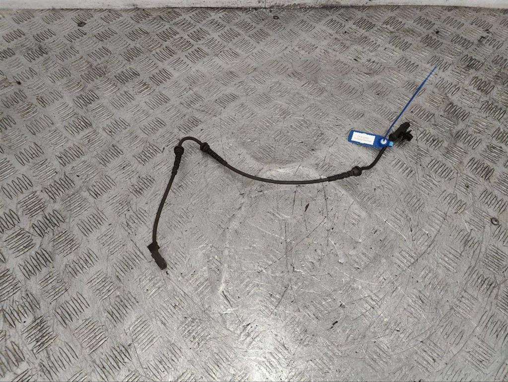 Датчик ABS передний