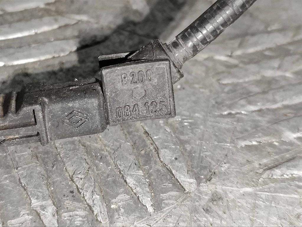 Датчик ABS передний