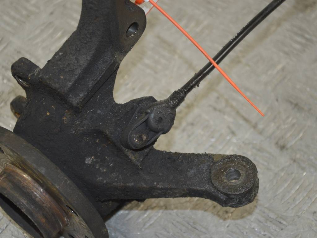 Датчик ABS передний