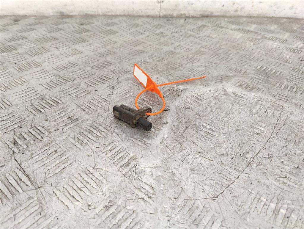 Датчик ABS задний