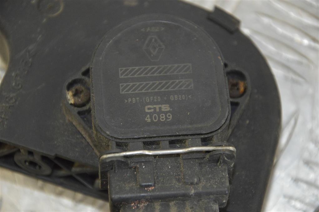 Датчик положения педали газа Renault Scenic 1 (1996-2003) 8200139460