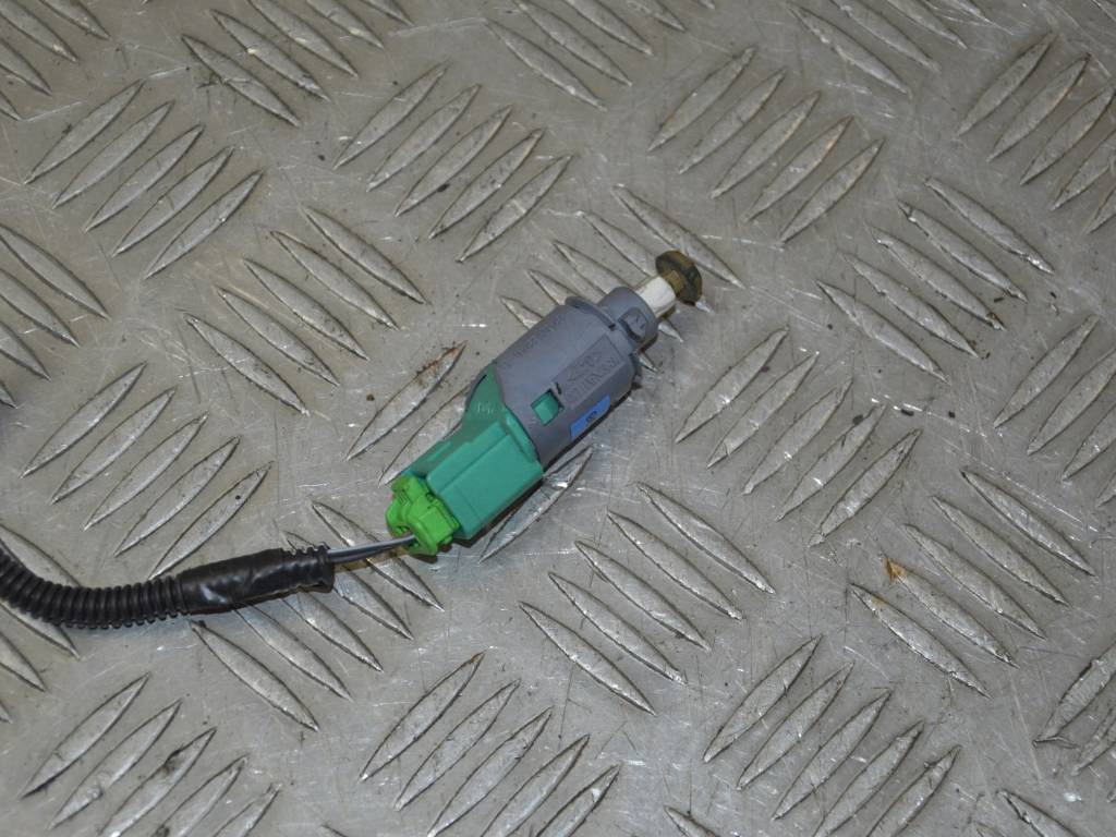 Датчик положения педали сцепления