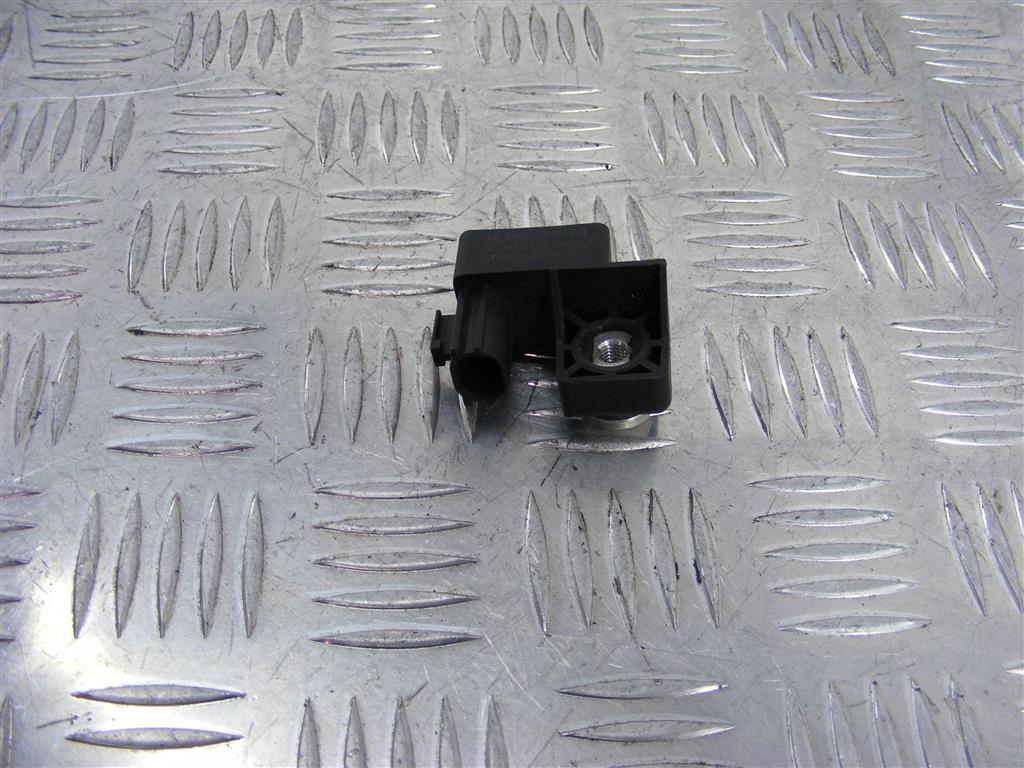 Датчик удара Renault Megane 2 (2002-2008) 8200728829