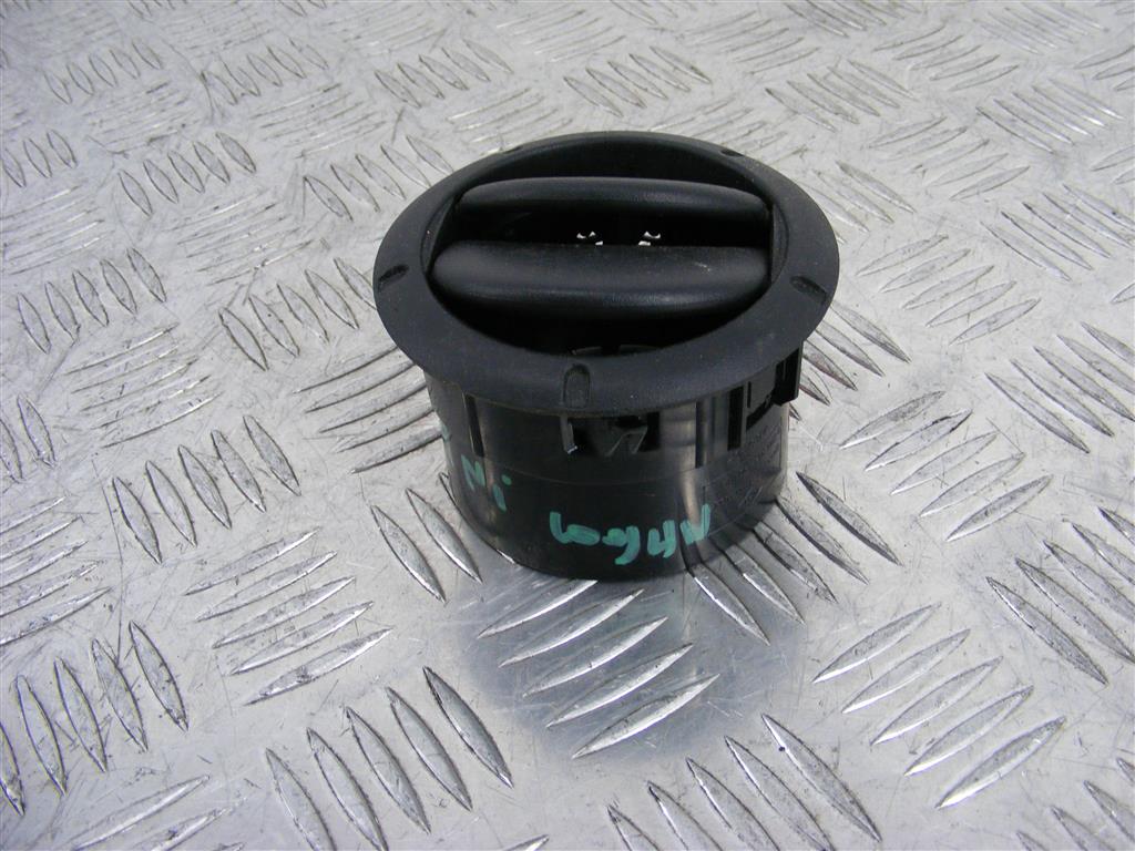 Дефлектор обдува салона Renault Logan 1 (2004-2014) 8200212480