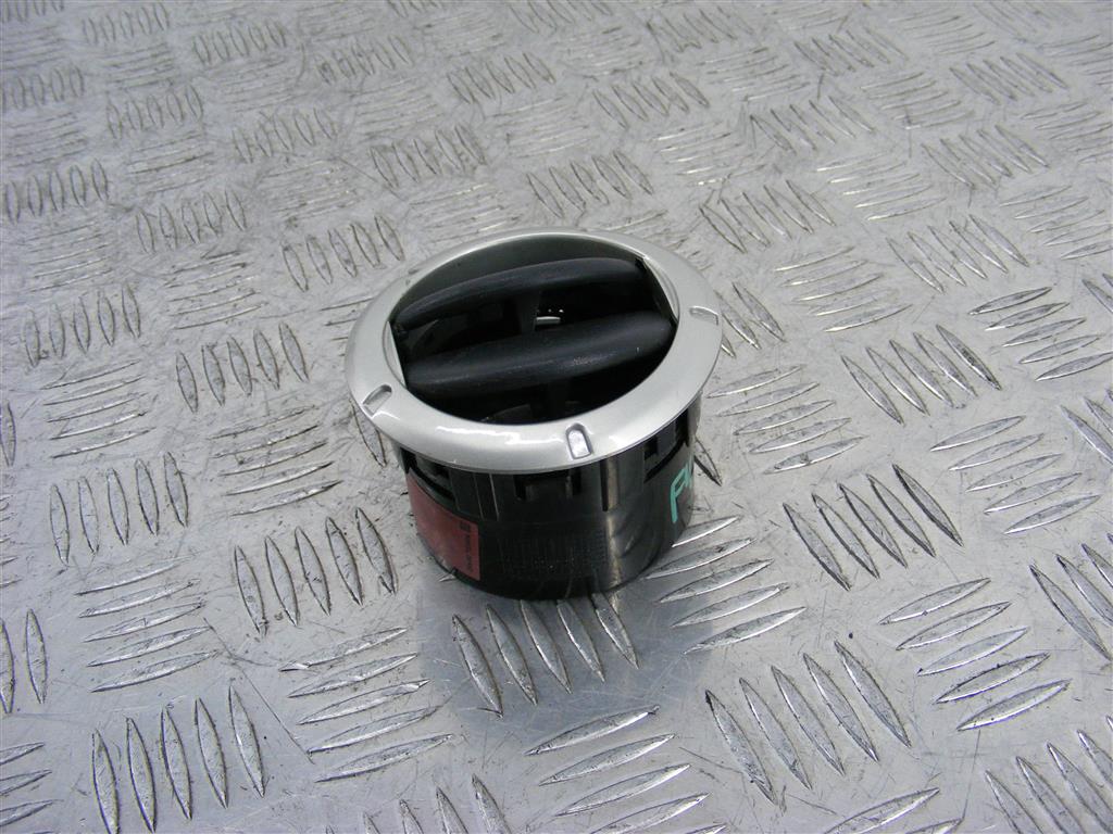 Дефлектор обдува салона Renault Sandero 1 (2009-2014) 8200212480