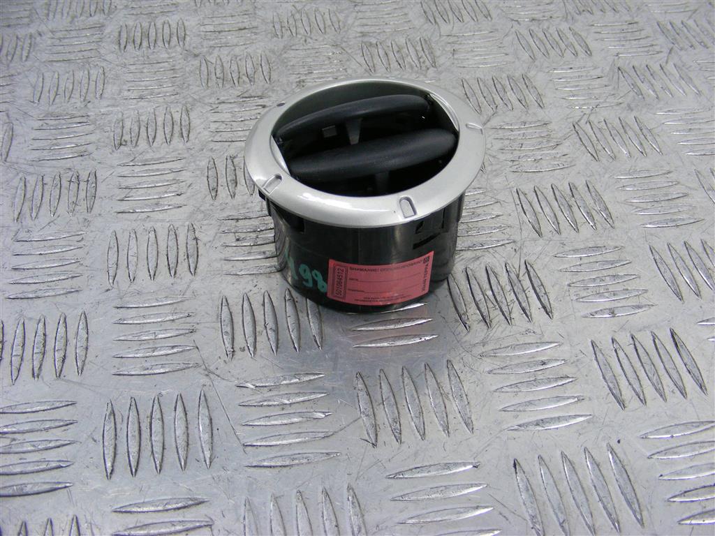 Дефлектор обдува салона Renault Sandero 1 (2009-2014) 8200464605