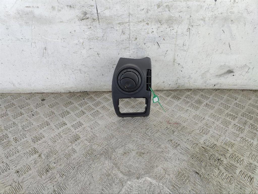 Дефлектор обдува салона