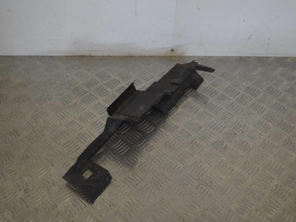 Дефлектор радиатора Renault Scenic 2 (2003-2009) 8200158161