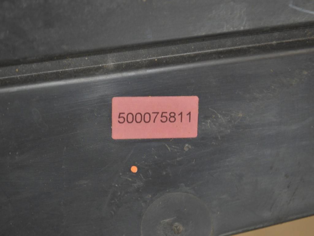 Дефлектор радиатора Renault Scenic 2 (2003-2009) 8200158161