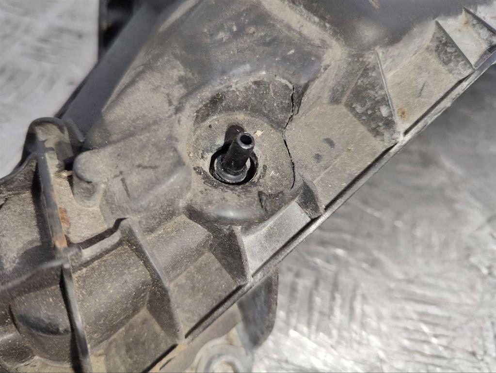 Декоративная крышка двигателя