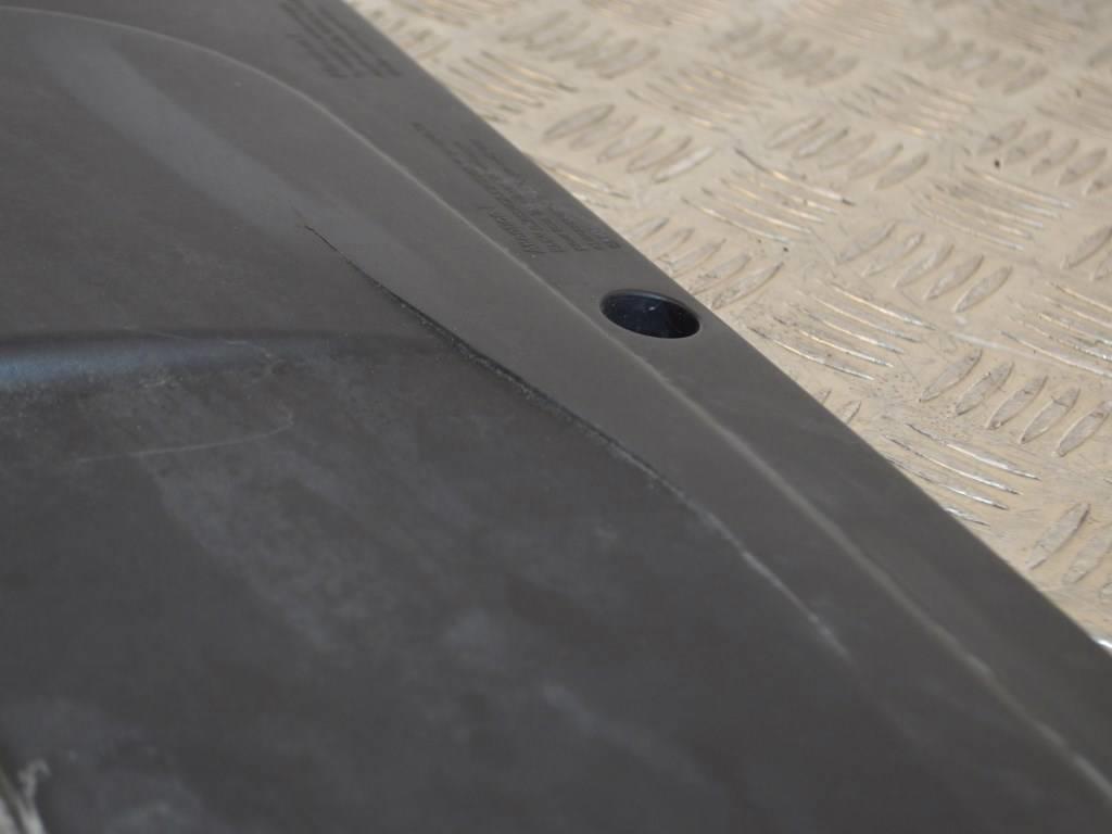 Декоративная крышка двигателя