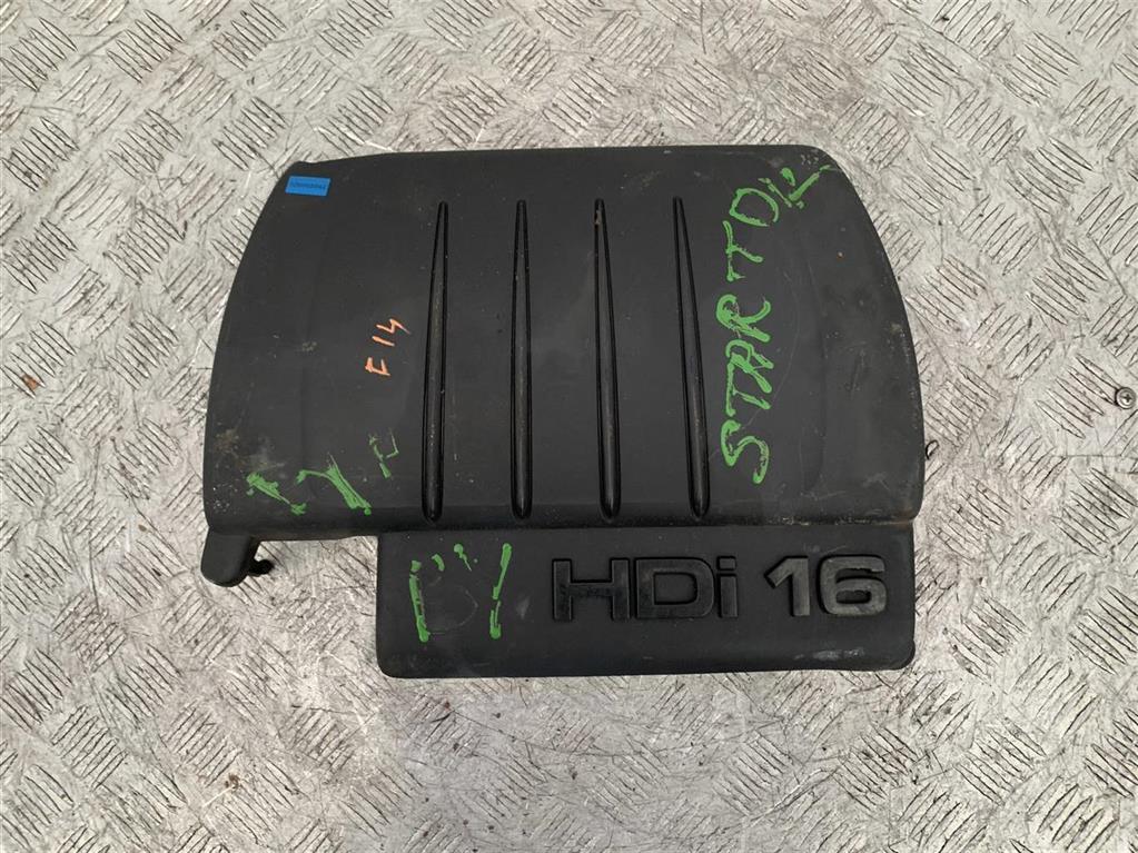 Декоративная крышка двигателя