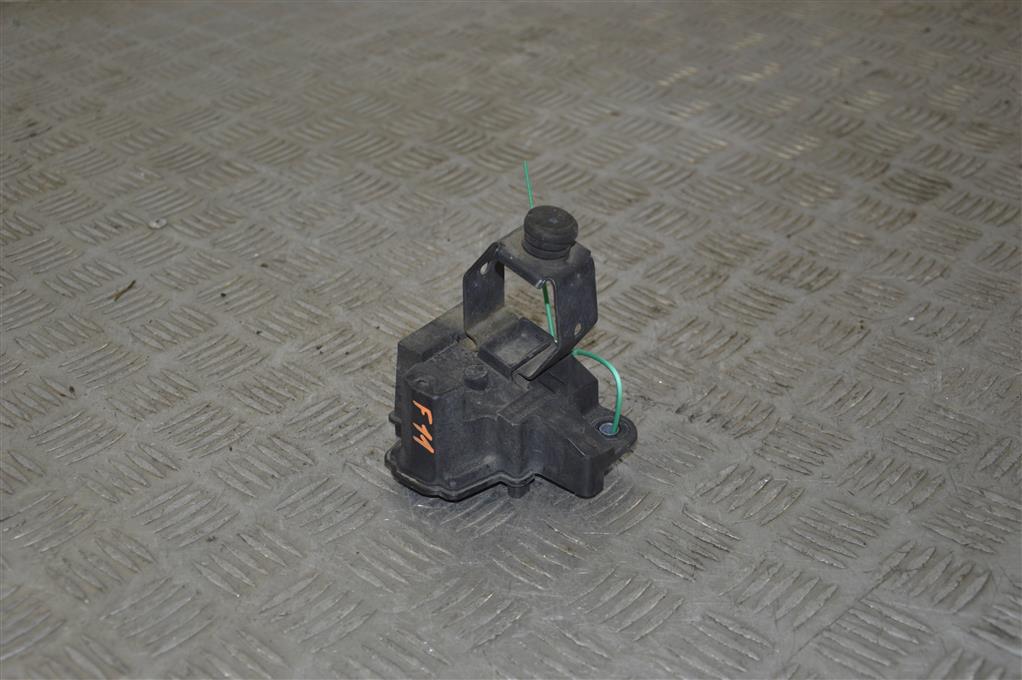 Держатель капота