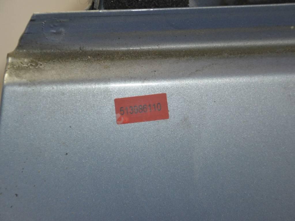 Дверь передняя левая Renault Scenic 2 (2003-2009)