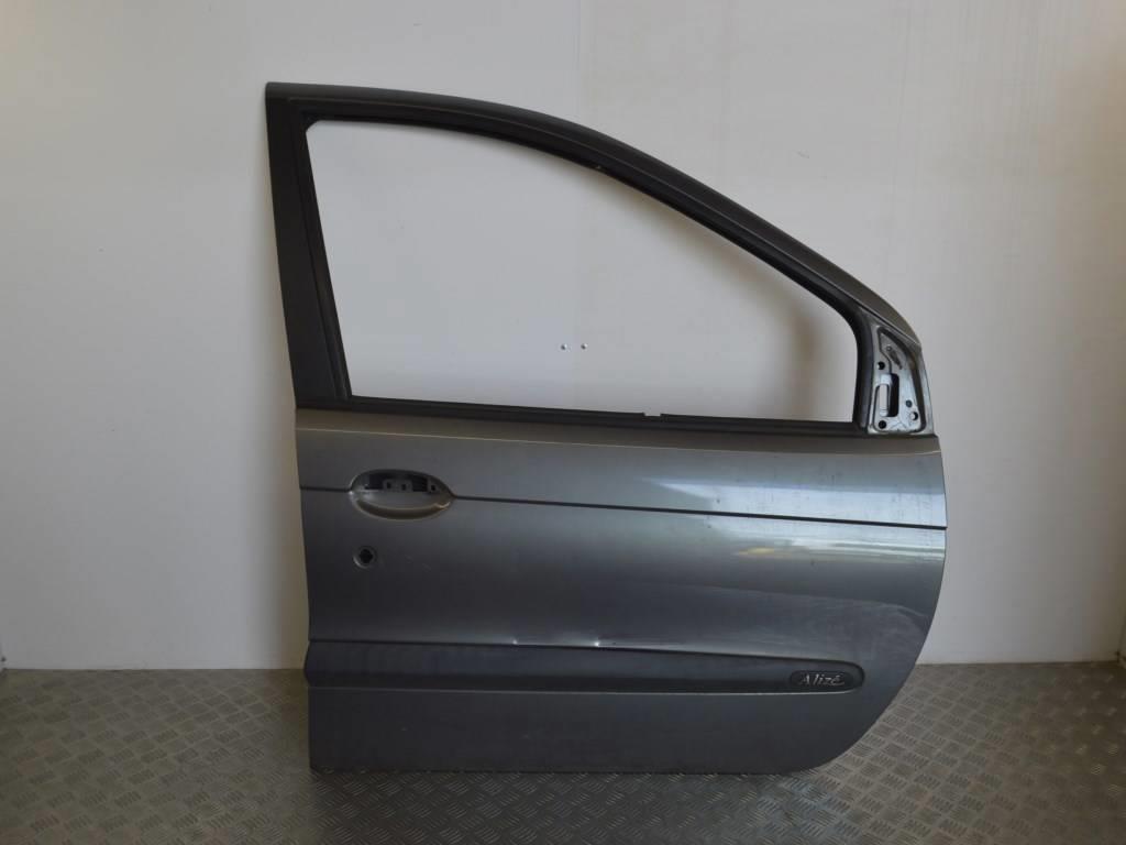 Дверь передняя правая Renault Scenic 1 (1996-2003)