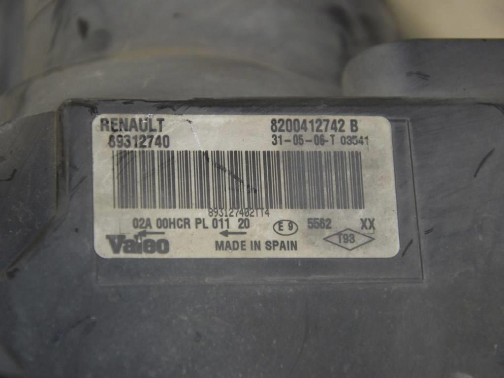 Фара правая Renault Megane 2 (2002-2008) 8200412742