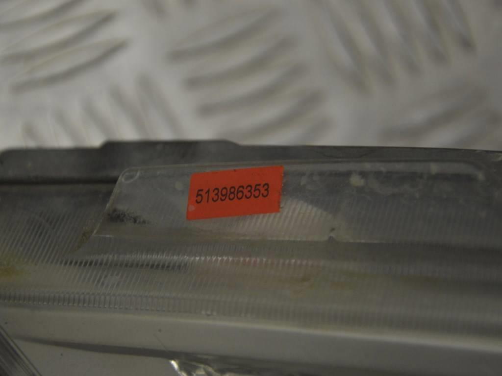 Фара правая Renault Megane 2 (2002-2008) 8200412742