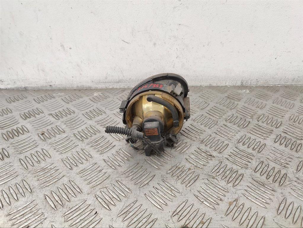 Фара противотуманная левая