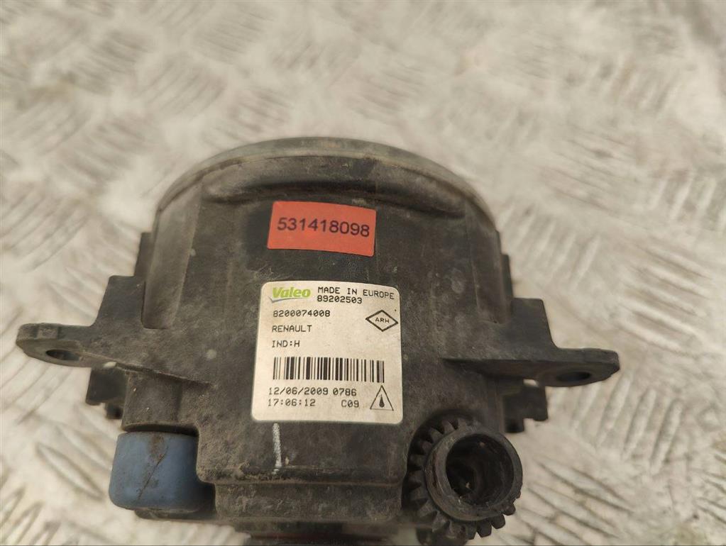 Фара противотуманная левая